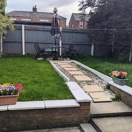 Serenity House 公寓 *