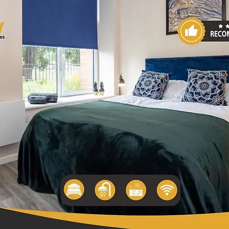 Chic One-Bedroom Apartment - Central Salford, Perfect For Professionals & Couples By Av Hughes Properties דירה מנצ'סטר