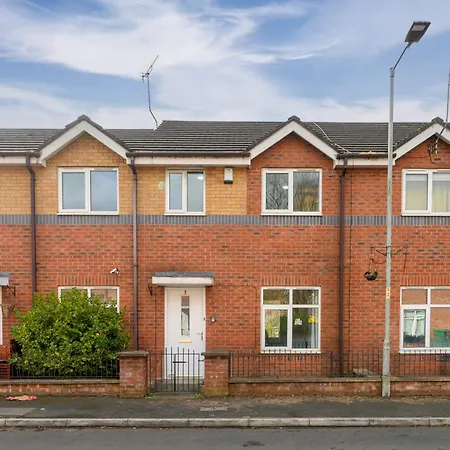 Holiday home 3bdr Gated Parking Near Centre Manchester