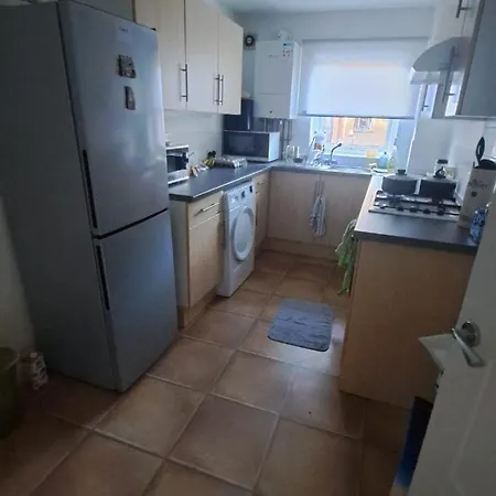 Single In Shared Flat On Wilmslow Road Apartment *