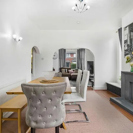 Guestready - Charming In Vibrant Levenshulme Pensionat Manchester