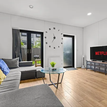 Large Townhouse 5 Beds With Two Parking Spaces - Centre Daire