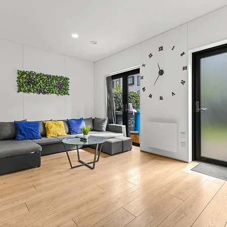 Large Townhouse 5 Beds With Two Parking Spaces - Centre 아파트 맨체스터