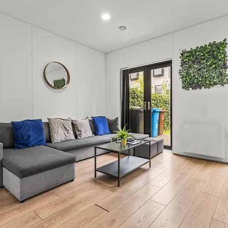 Large Townhouse 5 Beds With Two Parking Spaces - Centre 펜션