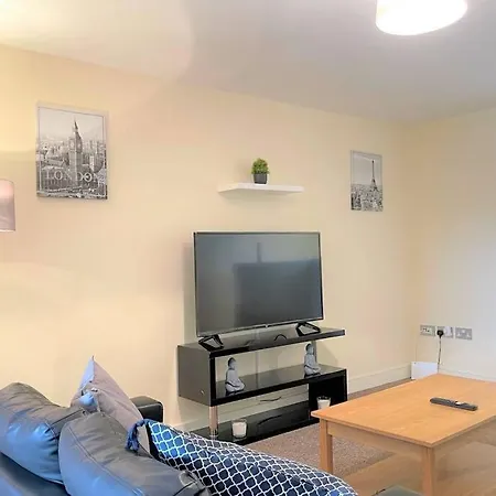 Mosh Hulme Apartmán 4*