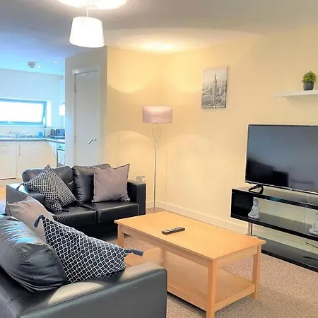 Mosh Hulme Apartmán 4*