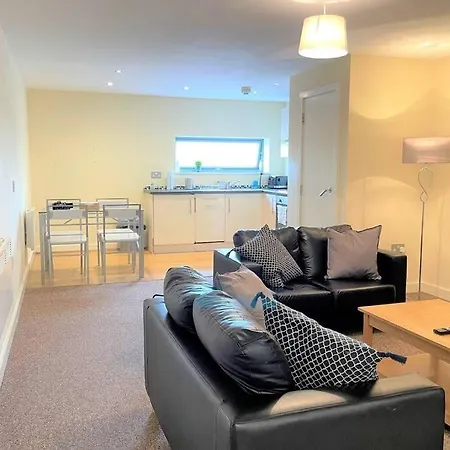 Mosh Hulme Apartmán 4*