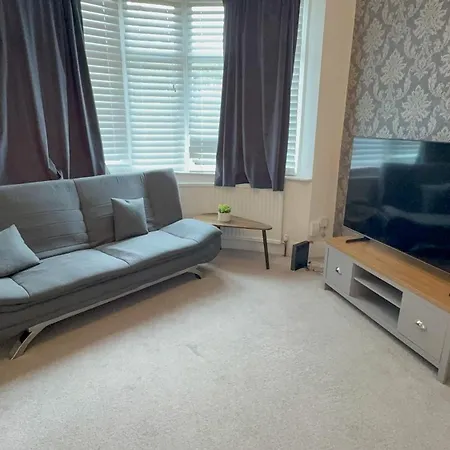 Contractor Stays, Fast Wifi, Free Parking, Work Appartement