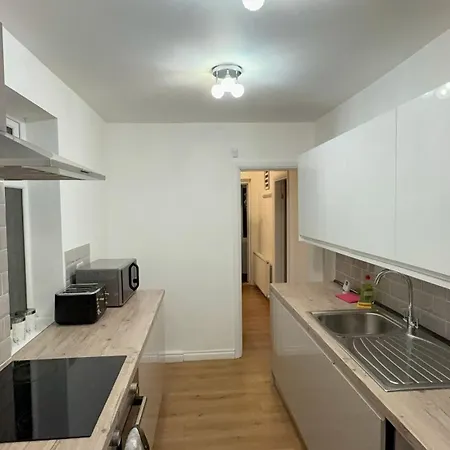 Contractor Stays, Fast Wifi, Free Parking, Work Μάντσεστερ