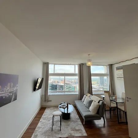 Apartman Centre & Parking 2 Bedroom Ap *