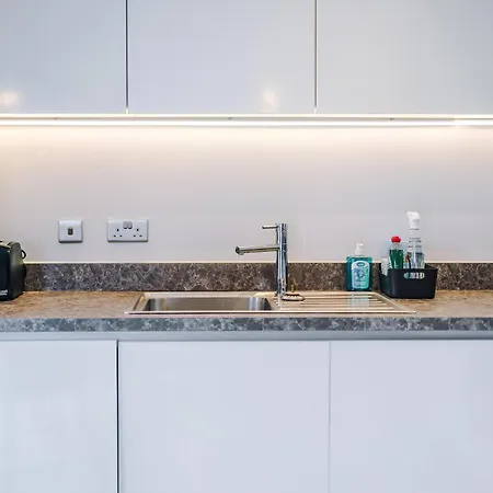 Monthlyescape Family Leisure Wifi Sleeps4 מנצ'סטר