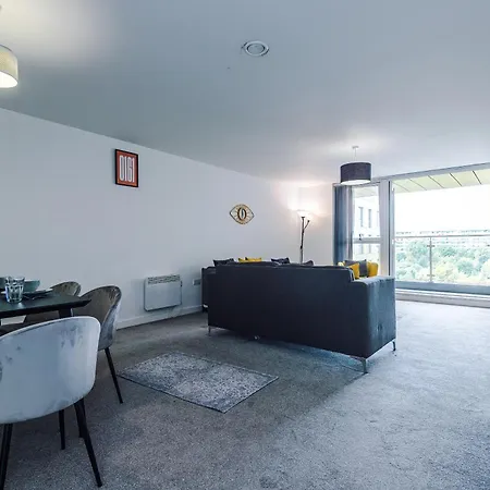 アパート Charming Salford, Staycation, Wifi, Sleeps 5 マンチェスター