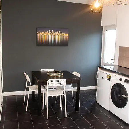 Comfortable 3 Bed House *