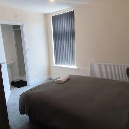 ゲストハウス En-suite Double-bedroom In The Heart Of Salford Cr4 Perfect For Short *