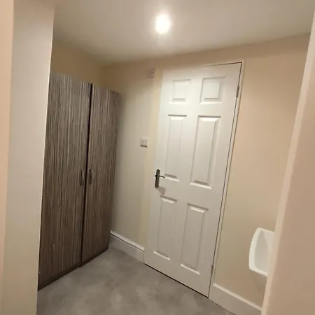 En-suite Double-bedroom In The Heart Of Salford Cr2 Perfect For Short Πανσιόν *