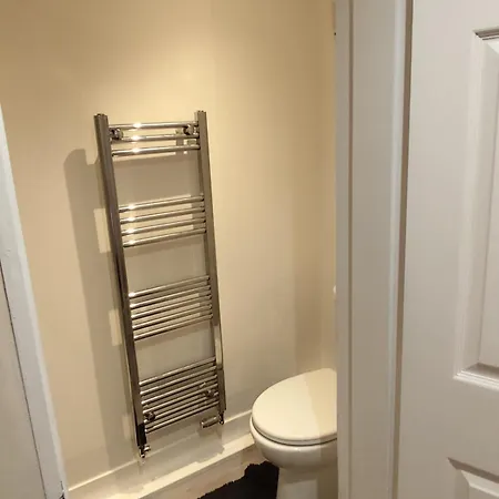 En-suite Double-bedroom In The Heart Of Salford Cr2 Perfect For Short * Μάντσεστερ
