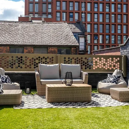 West Townhouse By Casacity