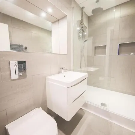 Extraordinary Penthouse - Whole In Centre Manchester