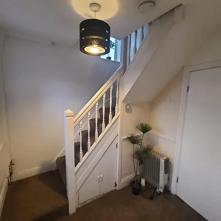 Starlet Single Manchester