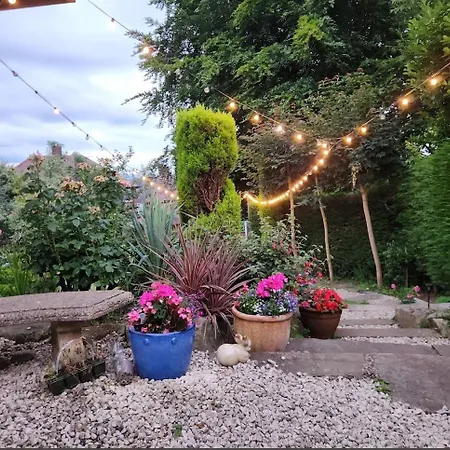 The Garden Apartment, Near Airport &