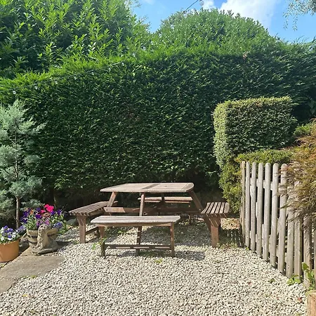 Daire The Garden Apartment, Near Airport & *