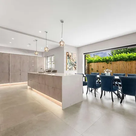 Luxury 5 Star Didsbury By Superhost *