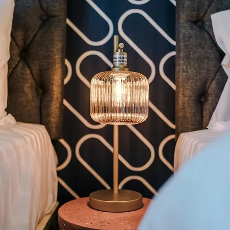 Stunning House By Purestay - 8 Beds With Free Parking Nyaraló