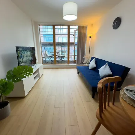 Stylish Centre Flat - Balcony And Parking Manchester