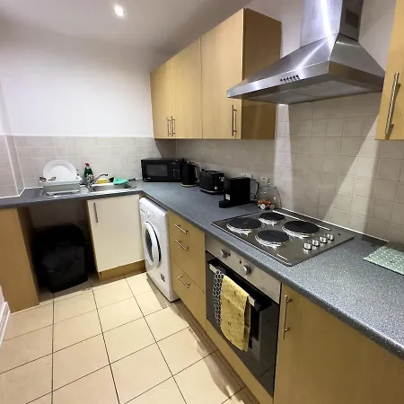 Stylish Centre Flat - Balcony And Parking