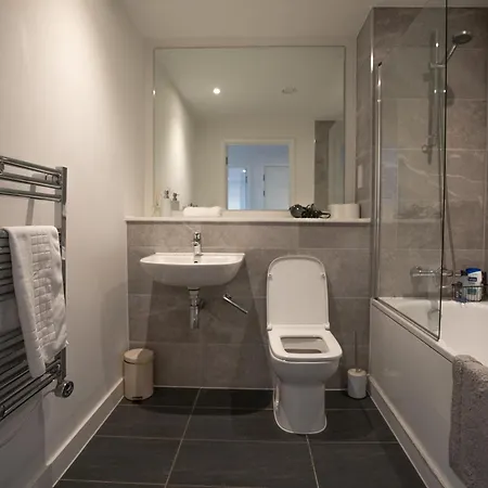 Luxury 2 Bed Penthouse Large Balcony