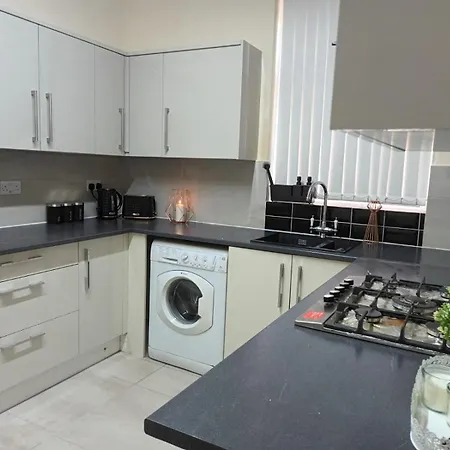 In 6 Minutes Drive To Victoria Station