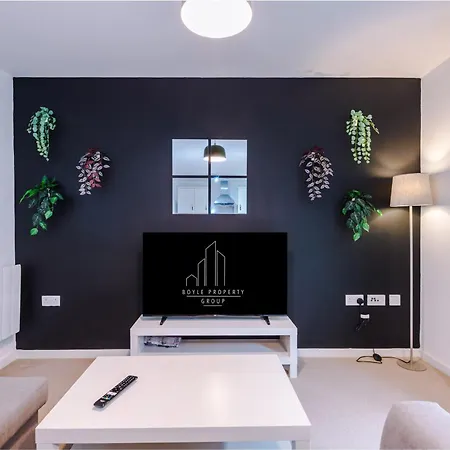 Apartment Stylish 2-bed Apartment, Sleeps 6, Free Parking Manchester