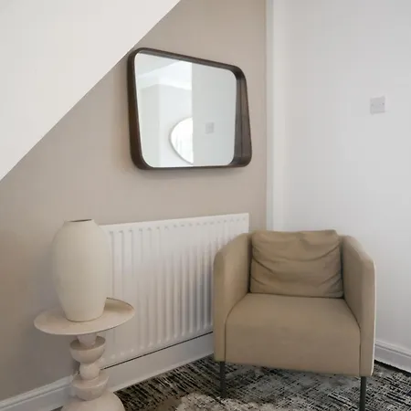 Luxury By Etihad Stadium Holiday home