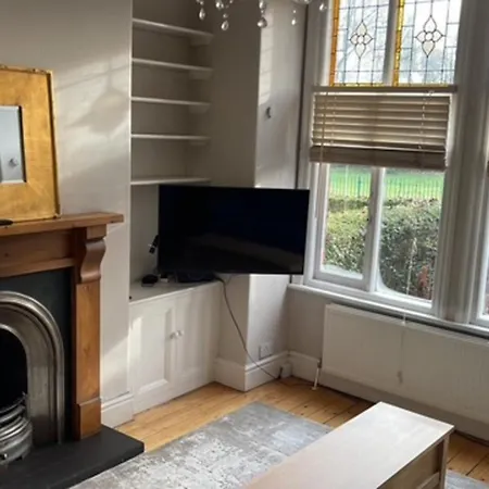 Heaton Chapel Gem: 3bd Victorian Parkside