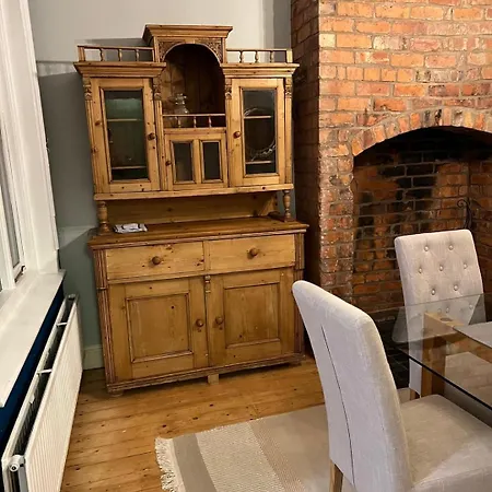 Heaton Chapel Gem: 3bd Victorian Parkside Hébergement de vacances *