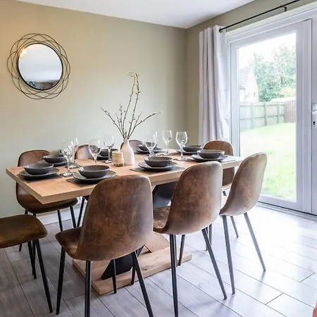 Chic 4bd Abode - Free Parking - Snooker Feriehus Manchester