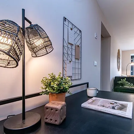 Apartament 2 Bedroom Flat By Eccles Station With Communal Rooftop Garden