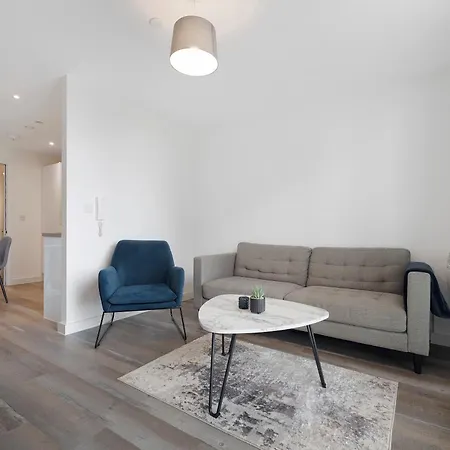 Апартаменты New 2br In Kinetic, Talbot Road *