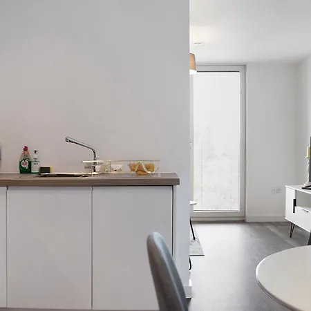 New 2br In Kinetic, Talbot Road Manchester