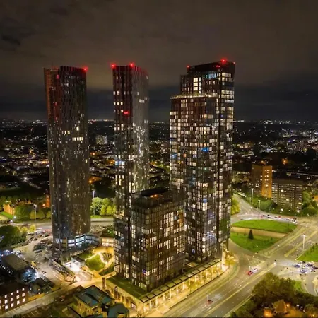 Luxury 2 Bed Penthouse With Stunning Views In Centre مانشستر