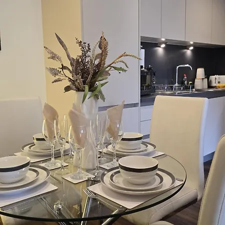 Elegant 2bd & 2ba Centre Luxury With View Lejlighed