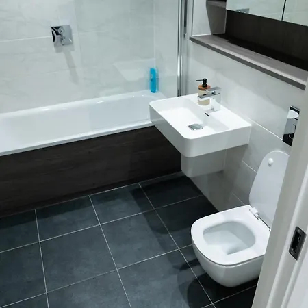 Apartman Modern 2 Bed Penthouse With Stunning Views In Center