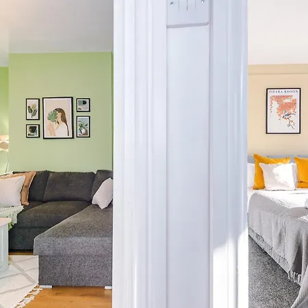 Stylish 3 Bedroom - Free Parking, Smart Tv, Sleeps 8 * Manchester