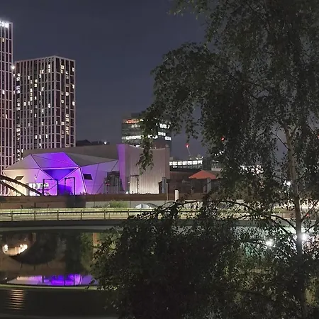 Elegant 2bd & 2ba Centre Luxury With View