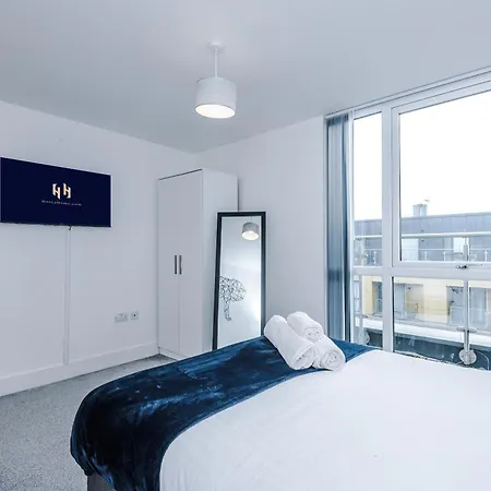 Apartman 2 Bedroom Penthouse With Balcony By Host A *