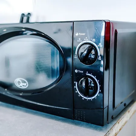 Apartman 2 Bedroom Penthouse With Balcony By Host A *