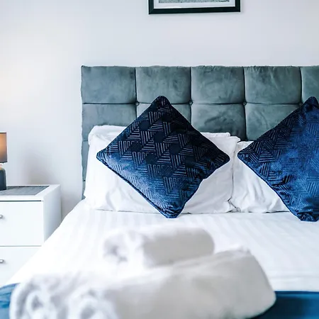 Apartman 2 Bedroom Penthouse With Balcony By Host A Manchester