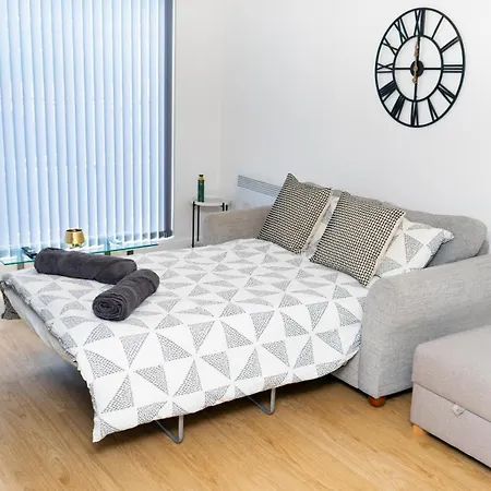 Elegant 1-bed By Victoria Stn & Ao Arena-sleeps 4 شقة مانشستر