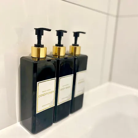 Safari 2 Bedroom Condo With Free Secure Parking מנצ'סטר