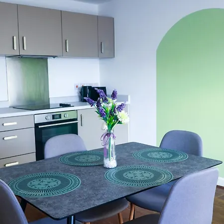 Flat Close To Etihad Stadium
